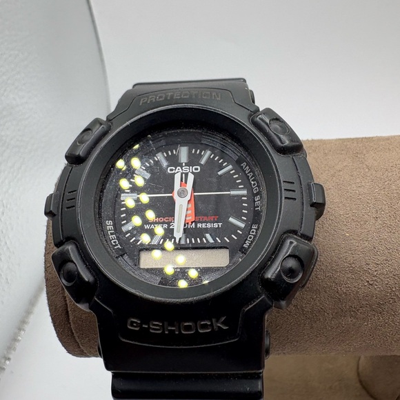 Casio G-Shock AW-560 Analog Digital Men’s Watch – Shock Resist – Needs Battery - Picture 1 of 3